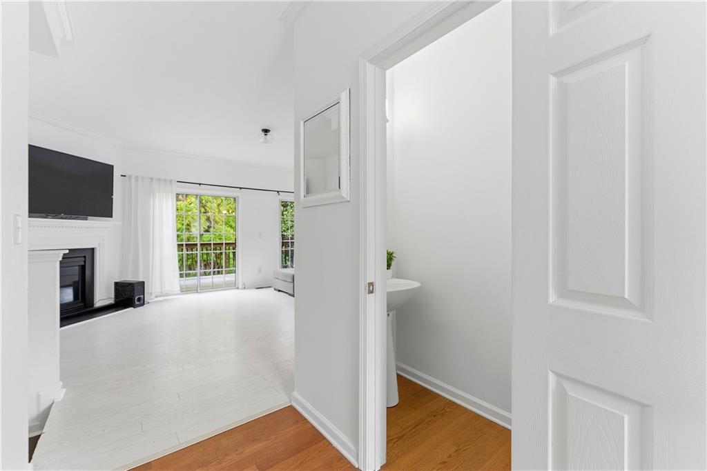 3694 Utoy Drive Southwest Atlanta, GA 30331 - Photo 9 of 20