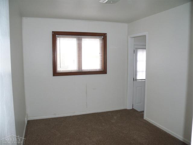 24232 Kelly Road Eastpointe, MI 48021 - Photo 6 of 14 31312373-5.JPG