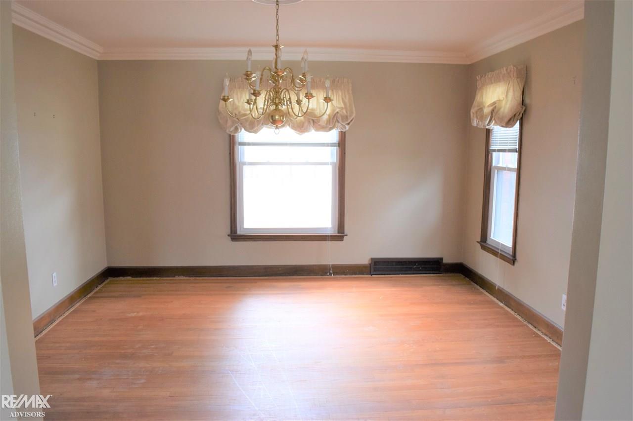 1541 Hawthorne Road Grosse Pointe Woods, MI 48236 - Photo 16 of 48