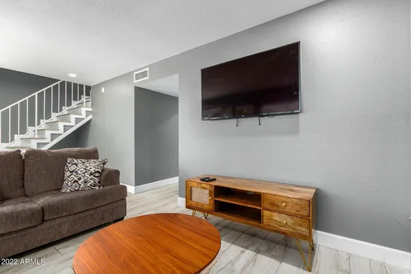 $2,500 | 1502 East Topeka Drive, Phoenix, AZ 85024