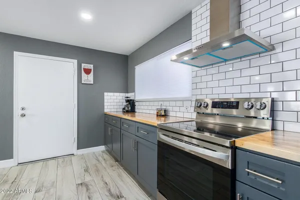 $2,500 | 1502 East Topeka Drive, Phoenix, AZ 85024