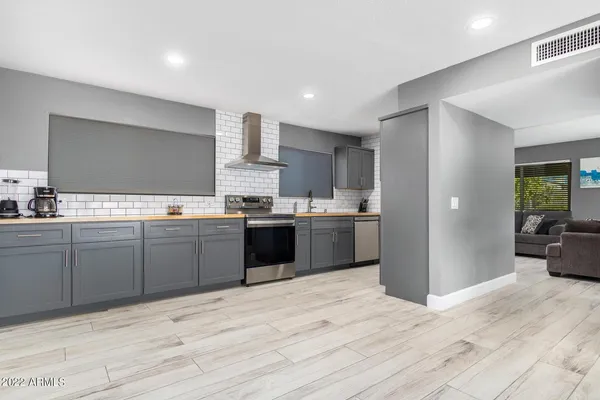 $2,500 | 1502 East Topeka Drive, Phoenix, AZ 85024