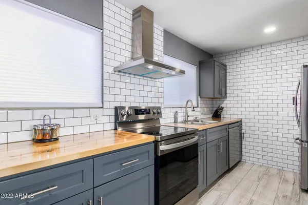 $2,500 | 1502 East Topeka Drive, Phoenix, AZ 85024