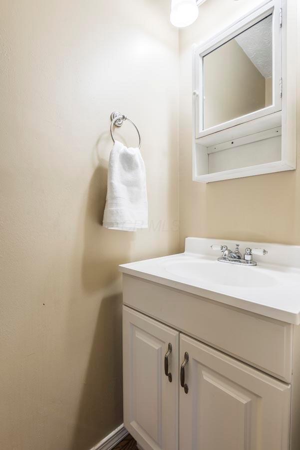 8241 Longhorn Road Powell, OH 43065 - Photo 5 of 37 Gallery Image 5