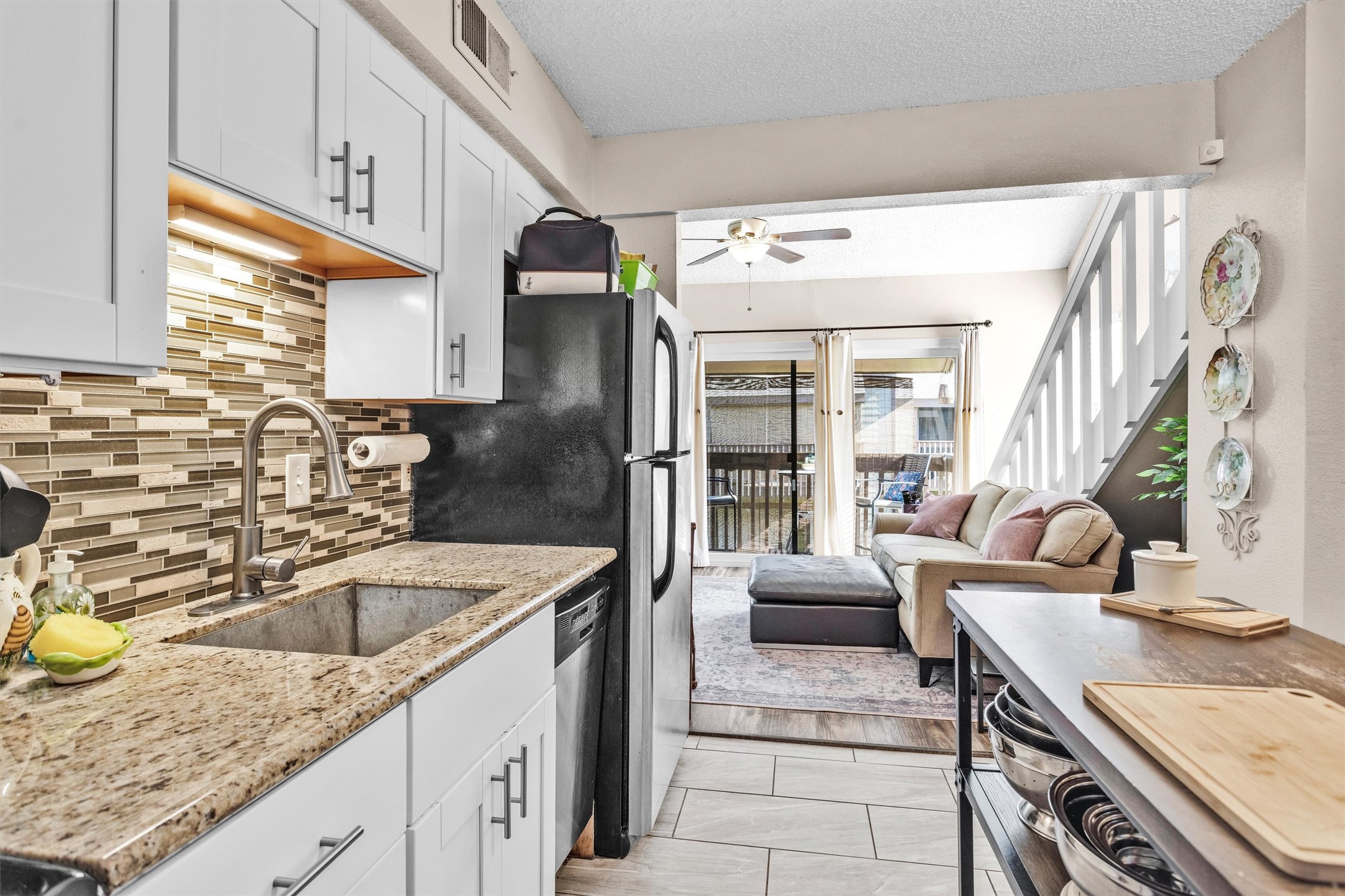 12900 Walden Road, Unit 814H Montgomery, TX 77356 - Photo 15 of 42 Granite Countertops