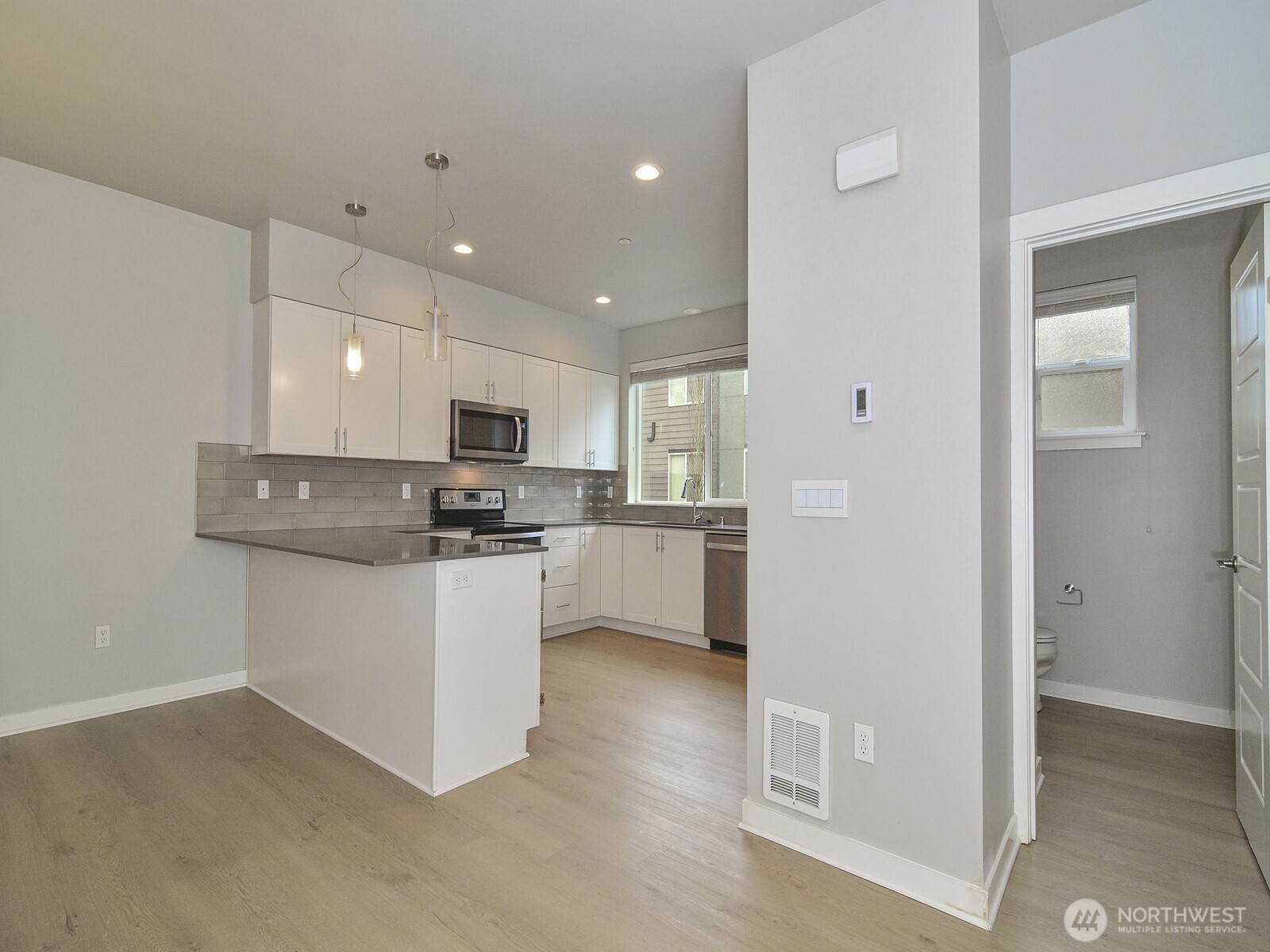 14913 48th Avenue West, Unit K2 Edmonds, WA 98026 - Photo 7 of 28