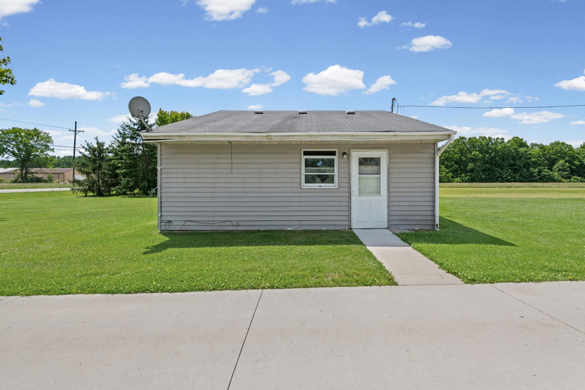 7762 Shea Road Fair Haven, MI 48023 - Photo 28 of 44 50212923-cd850fd2-96d9-45a2-ada3-2fb89d1100f1.JPG