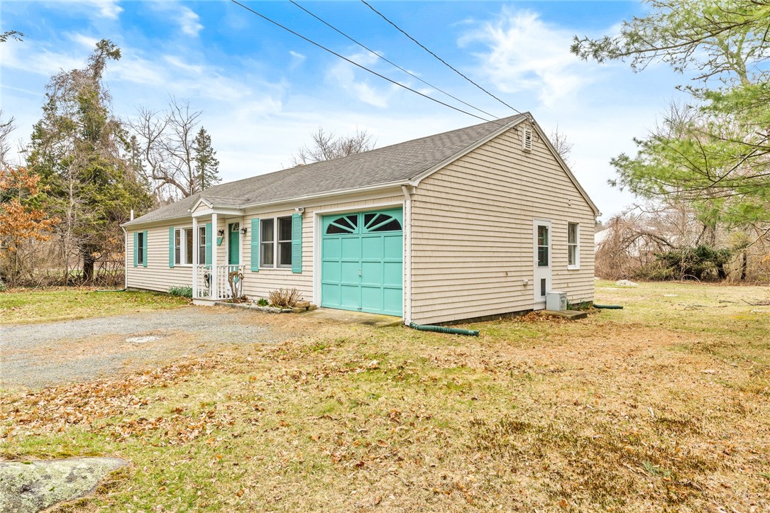26 East Beach Road Charlestown, RI 02813 - Photo 2 of 16