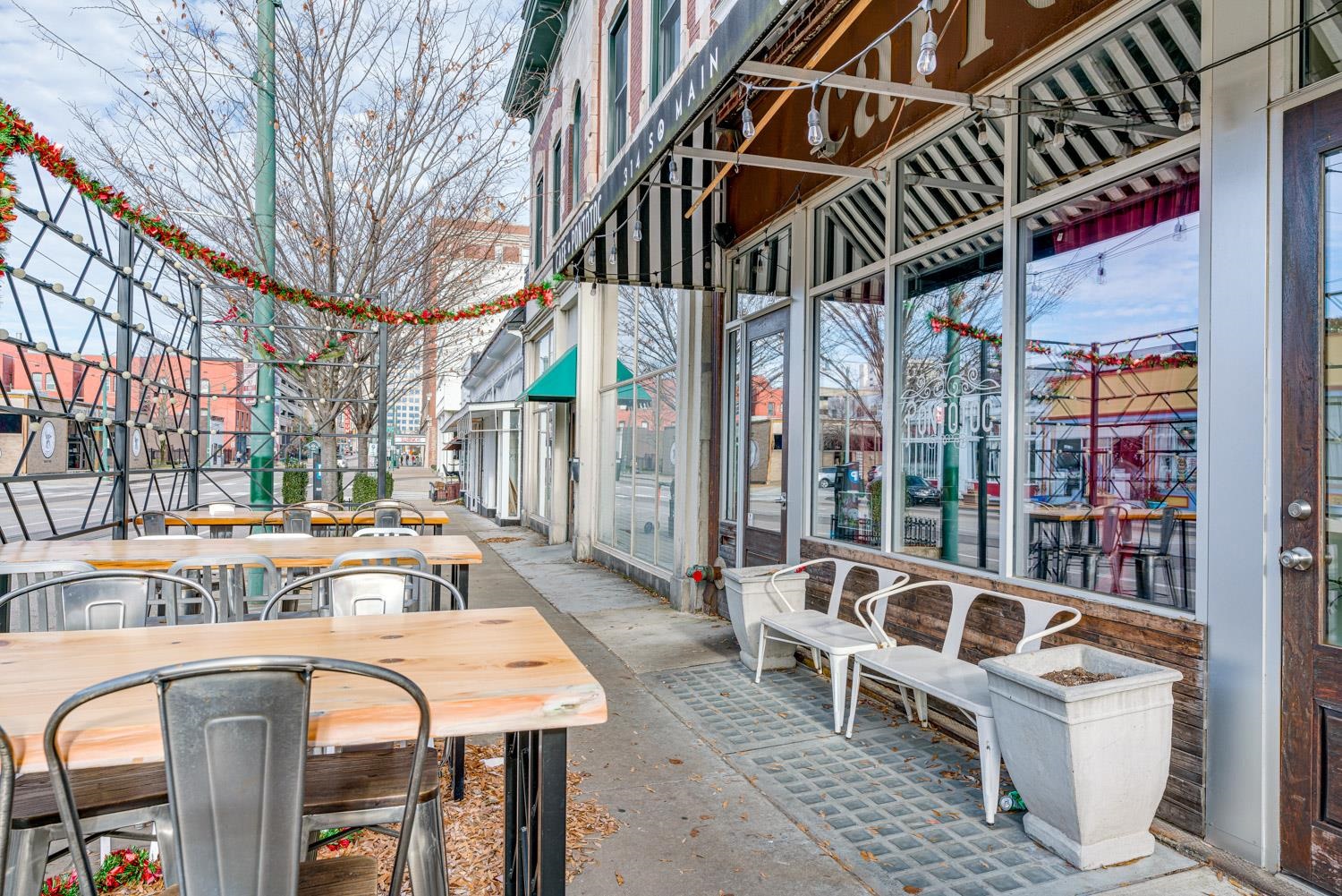 310 South Main Street, Unit 101 Memphis, TN 38103 - Photo 22 of 29 a outdoor view with sitting space