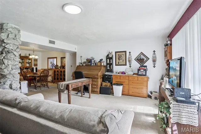 $150,000 | 141 Lakecrest Lane, Hillsboro, IL 62049