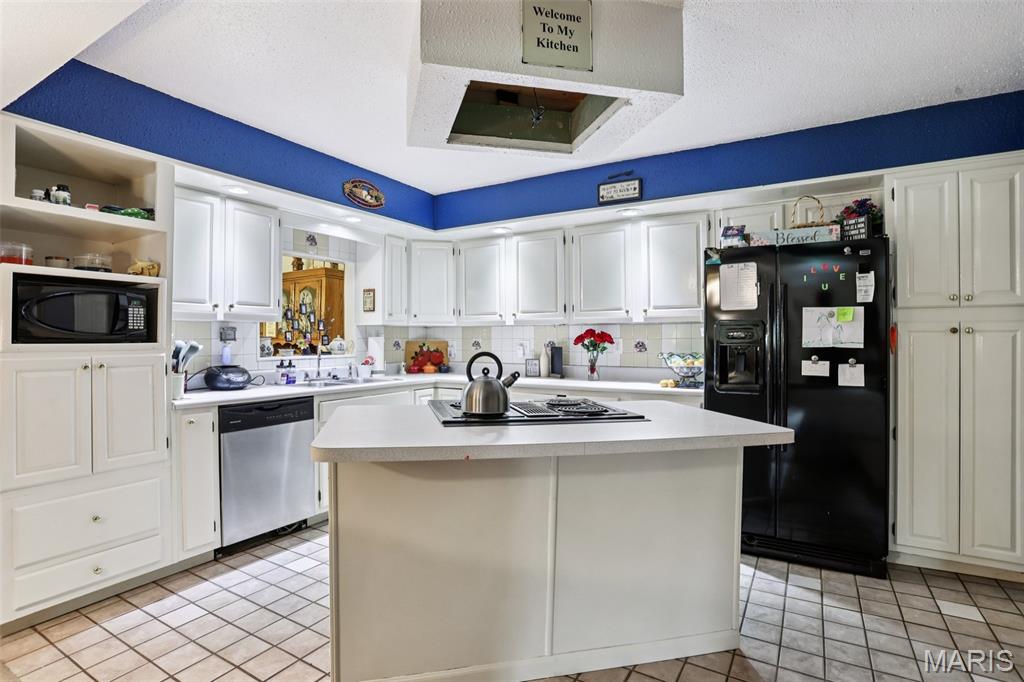 141 Lakecrest Lane Hillsboro, IL 62049 - Photo 16 of 32