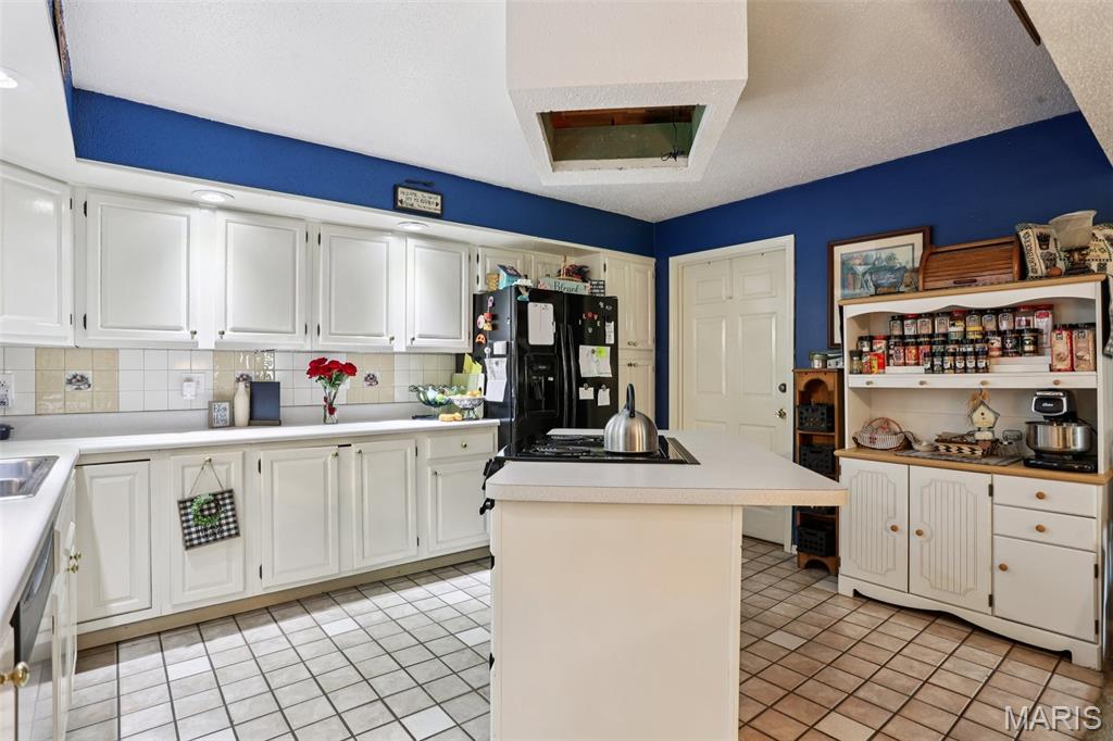 141 Lakecrest Lane Hillsboro, IL 62049 - Photo 17 of 32