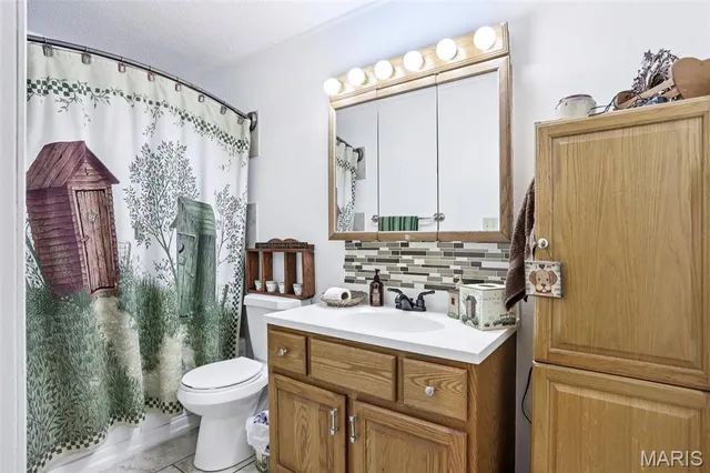 $150,000 | 141 Lakecrest Lane, Hillsboro, IL 62049