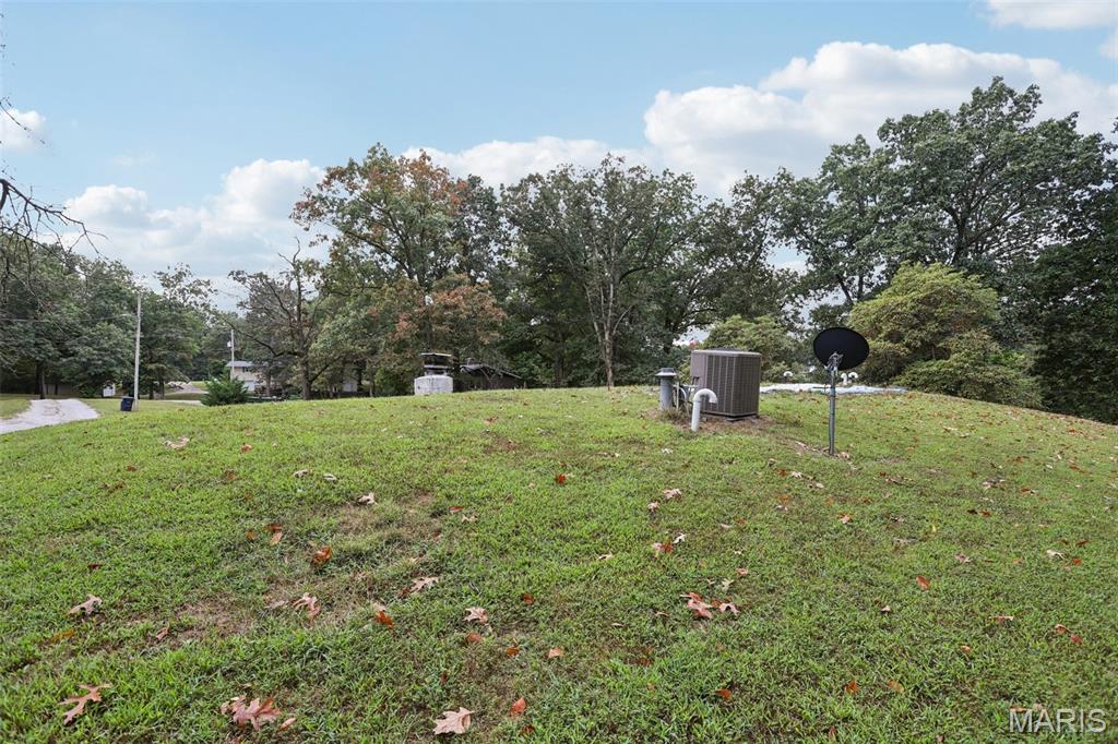 141 Lakecrest Lane Hillsboro, IL 62049 - Photo 26 of 32