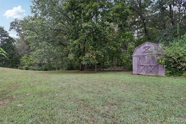 $150,000 | 141 Lakecrest Lane, Hillsboro, IL 62049