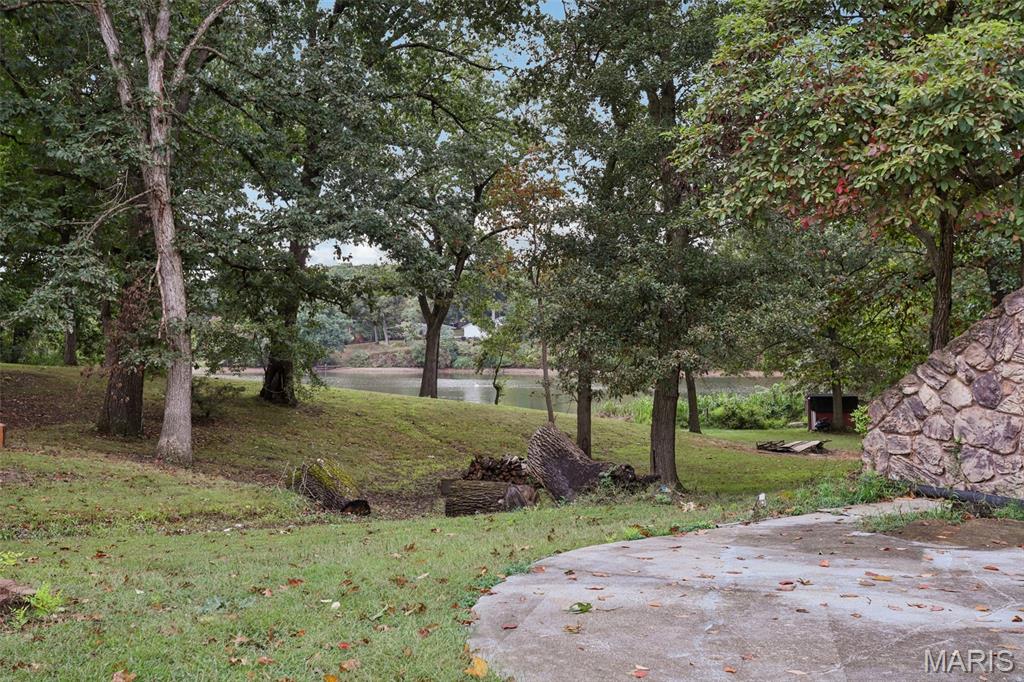 141 Lakecrest Lane Hillsboro, IL 62049 - Photo 29 of 32