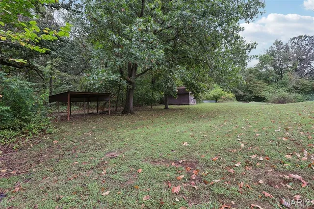 $150,000 | 141 Lakecrest Lane, Hillsboro, IL 62049