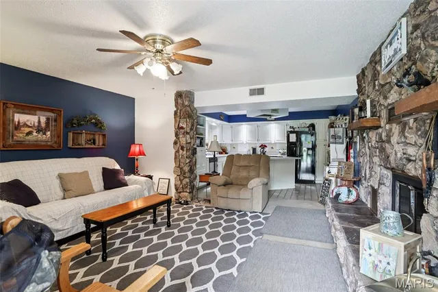 $150,000 | 141 Lakecrest Lane, Hillsboro, IL 62049