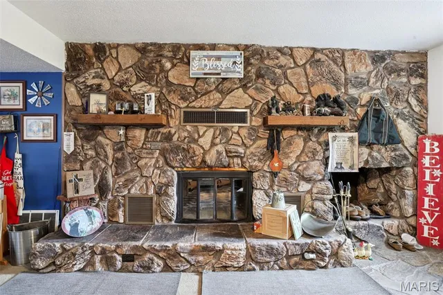 $150,000 | 141 Lakecrest Lane, Hillsboro, IL 62049