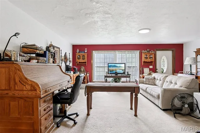 $150,000 | 141 Lakecrest Lane, Hillsboro, IL 62049