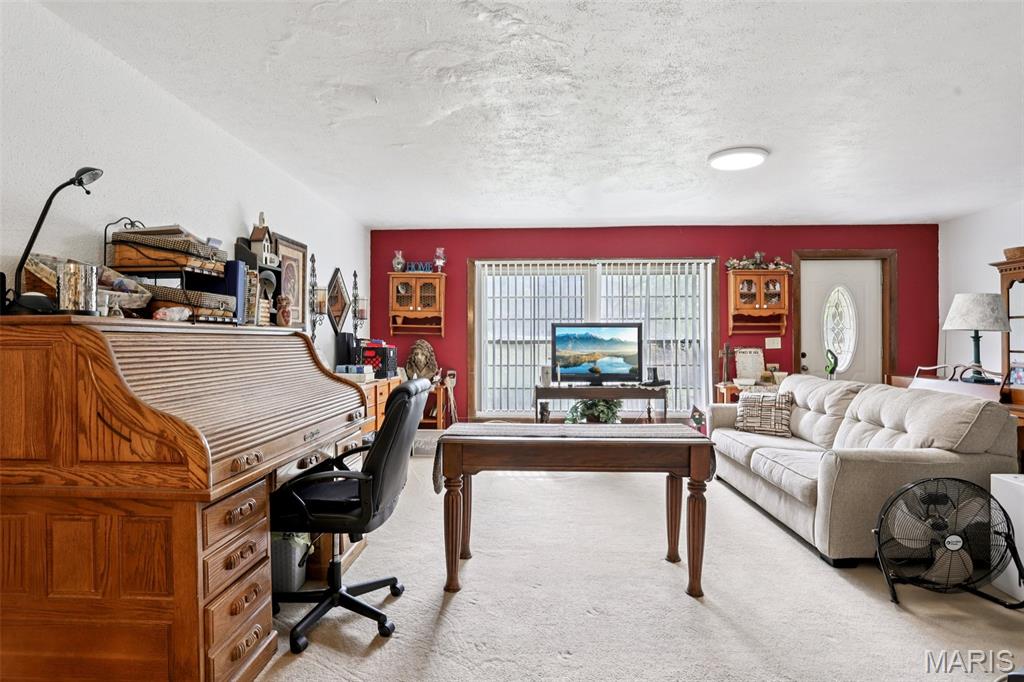 141 Lakecrest Lane Hillsboro, IL 62049 - Photo 10 of 32