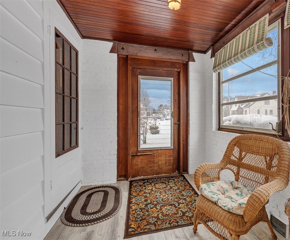 3462 Doris Road Cleveland, OH 44111 - Photo 3 of 19 Gallery Image 3
