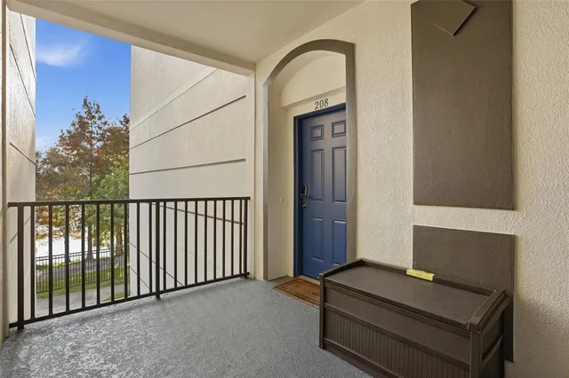 a view of livingroom with furniture