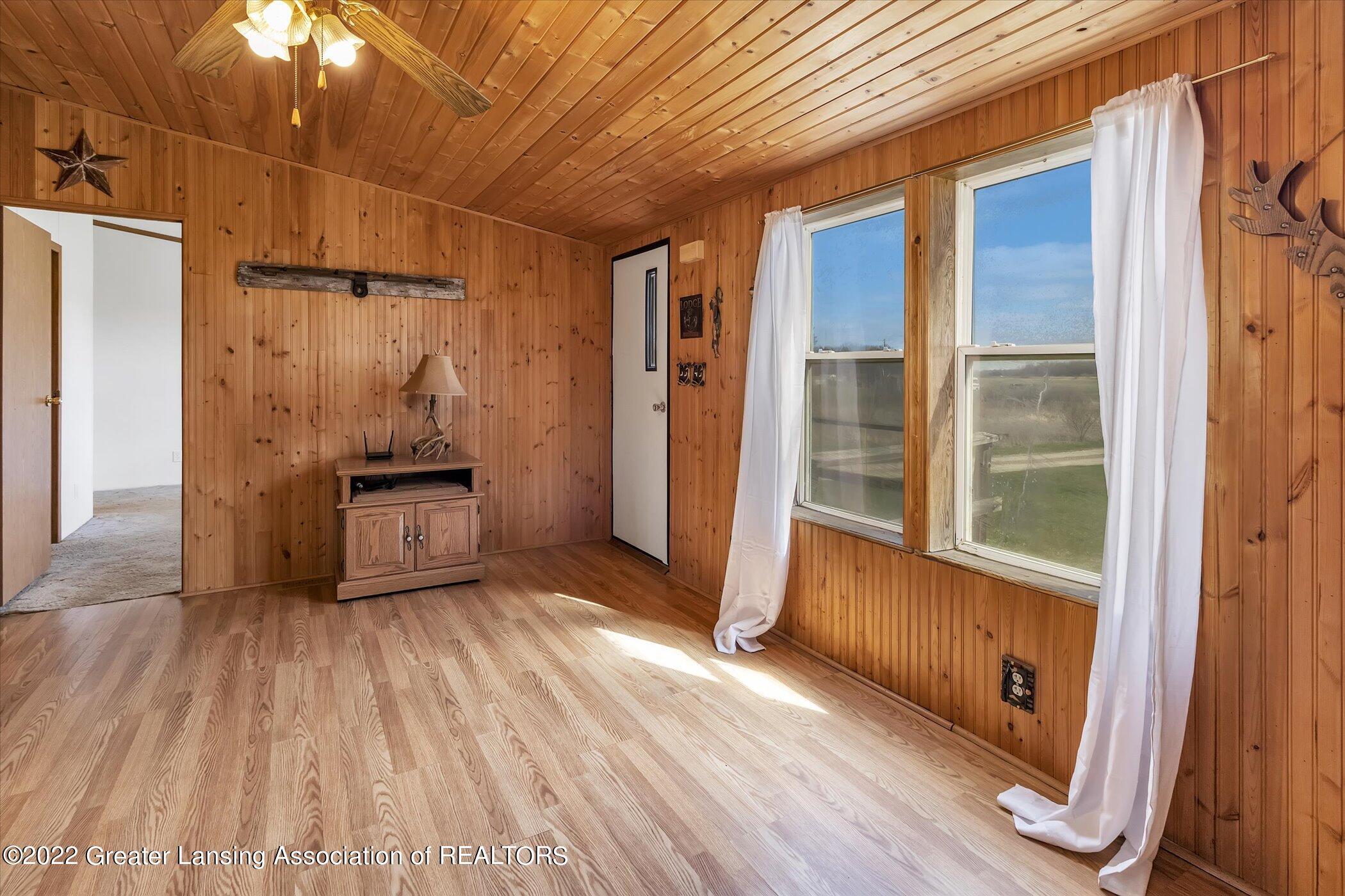 1527 East Grant Road Ithaca, MI 48847 - Photo 5 of 66 08-1527-S-Grant-Rd-WindowStill-Real-Esta