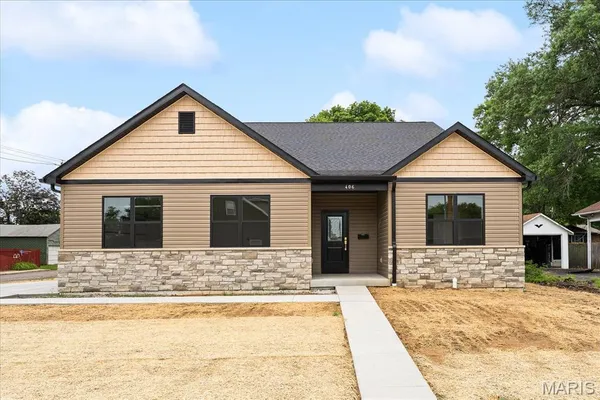 $550,000 | 406 West Laurel Street, Millstadt, IL 62260