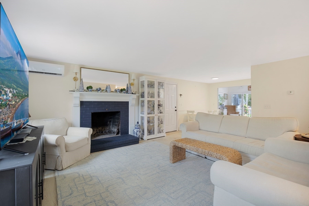 835 Old Barnstable Road Falmouth, MA 02536 - Photo 5 of 42 Gallery Image 5