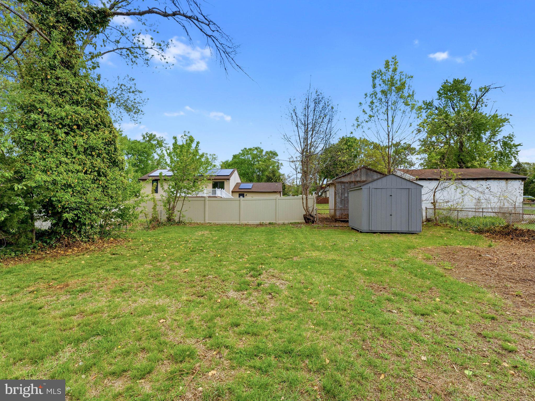 505 Greenwood Avenue Maple Shade, NJ 08052 - Photo 28 of 30 a backyard of a house with lots of green space