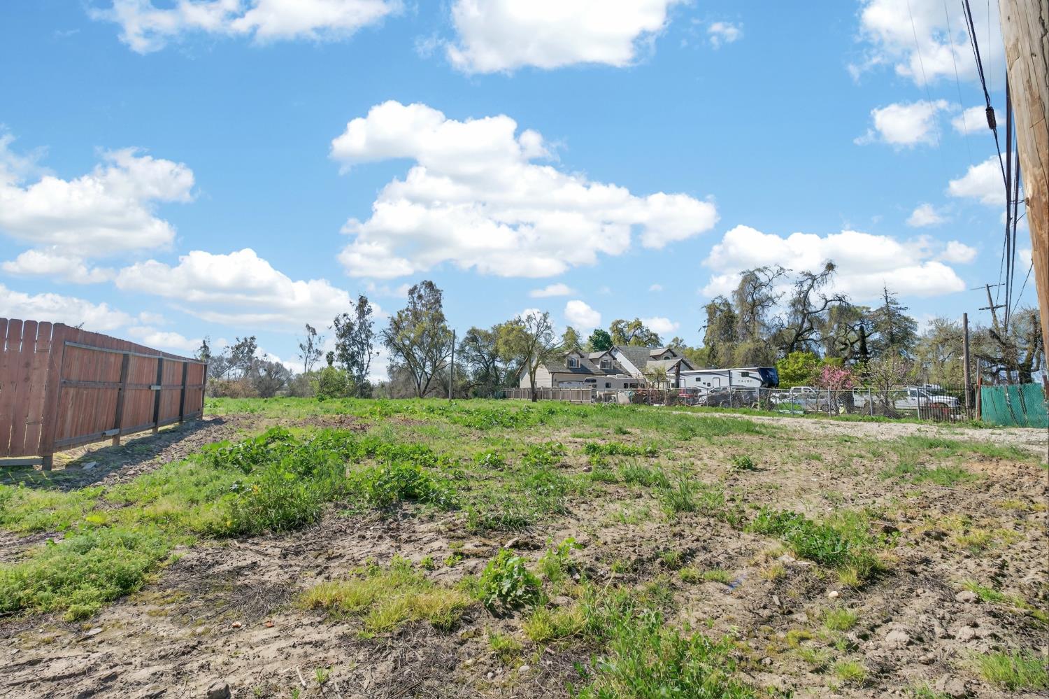 2508 Paradise Road Modesto, CA 95358 - Photo 2 of 11