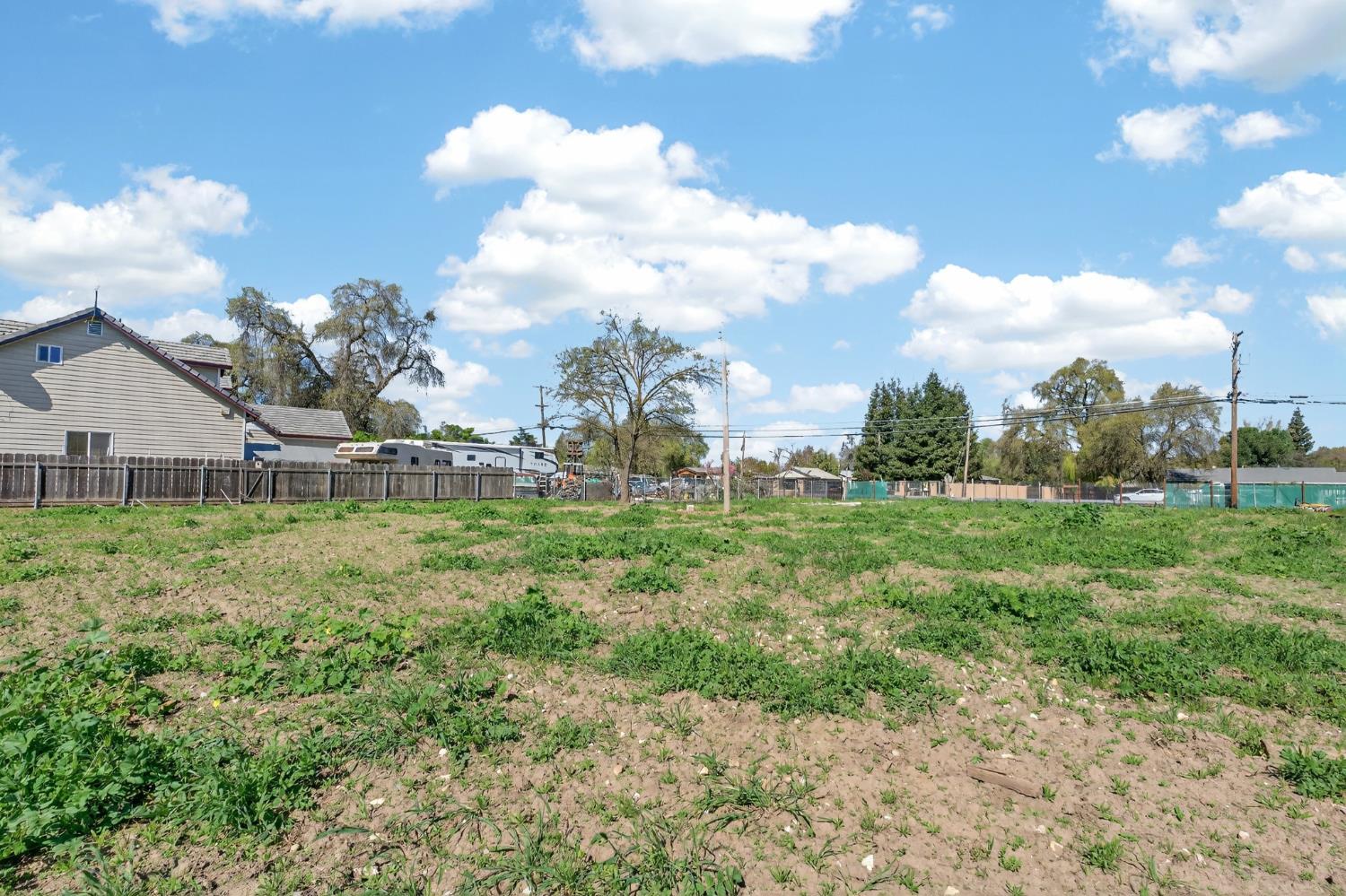 2508 Paradise Road Modesto, CA 95358 - Photo 3 of 11