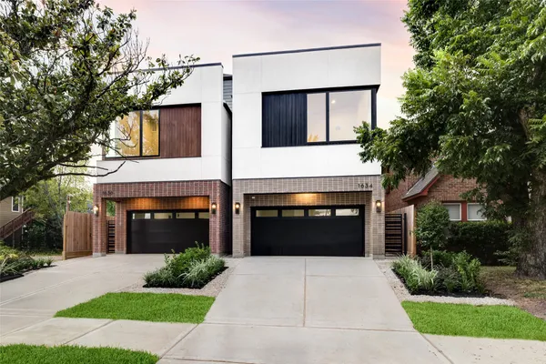$1,089,900 | 1634 Castle Court, Houston, TX 77006