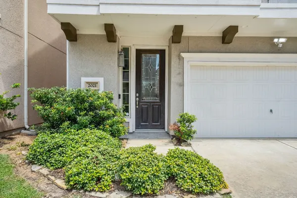 $2,700 | 2021 Cambridge Heights Place, Houston, TX 77045