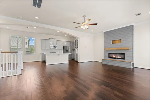 $2,700 | 2021 Cambridge Heights Place, Houston, TX 77045