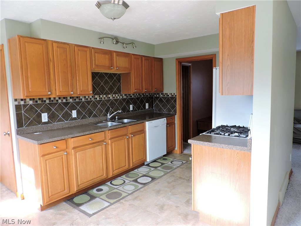 26135 Cook Road Olmsted Falls, OH 44138 - Photo 16 of 22 Kitchen