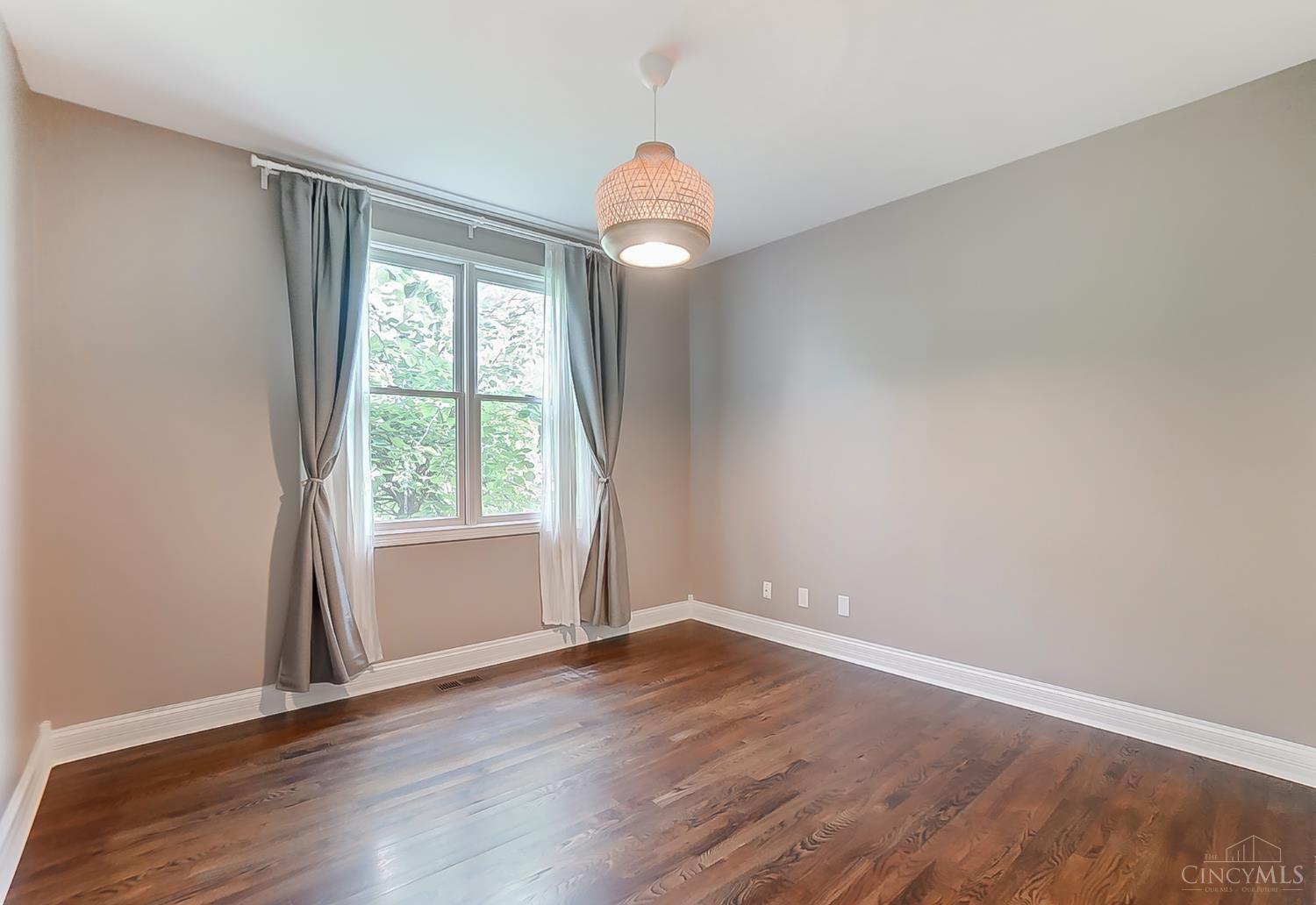 8676 Kenwood Road Cincinnati, OH 45242 - Photo 16 of 50
