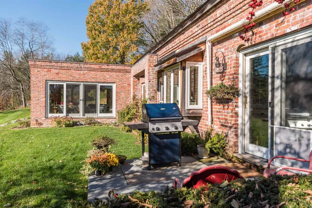 $1,495,000 | 487 Vermont Rte 100, Londonderry, VT 05155