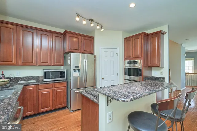 $3,600 | 4102 Kentmere Square, Fairfax, VA 22030