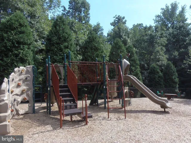 $3,600 | 4102 Kentmere Square, Fairfax, VA 22030