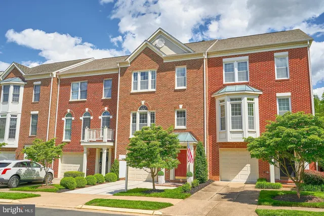 $3,600 | 4102 Kentmere Square, Fairfax, VA 22030