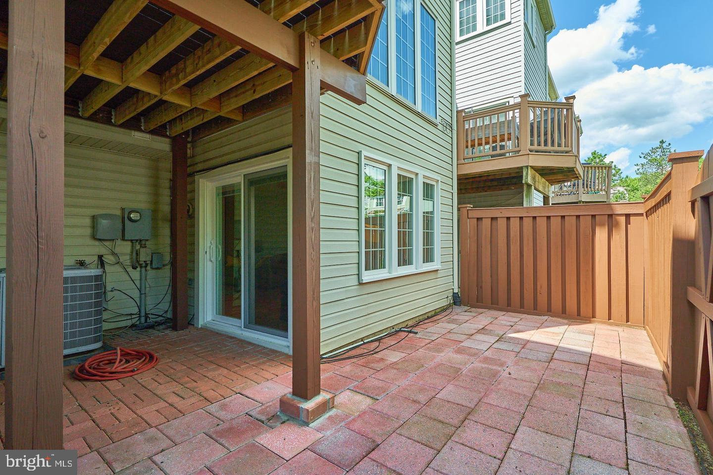 4102 Kentmere Square Fairfax, VA 22030 - Photo 43 of 55 a view of entrance gate of the house