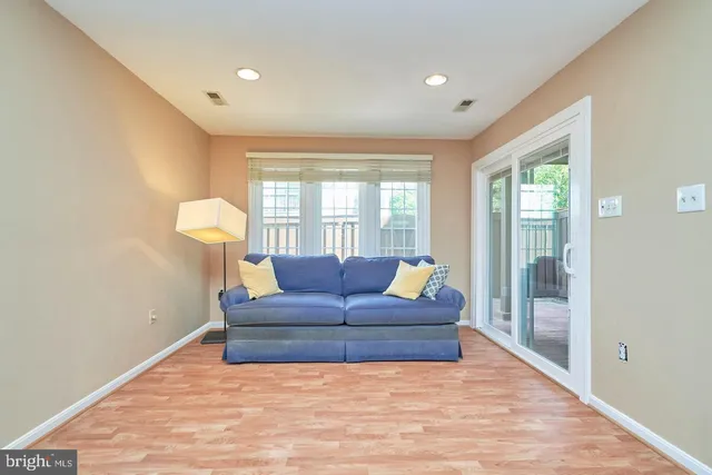 $3,600 | 4102 Kentmere Square, Fairfax, VA 22030