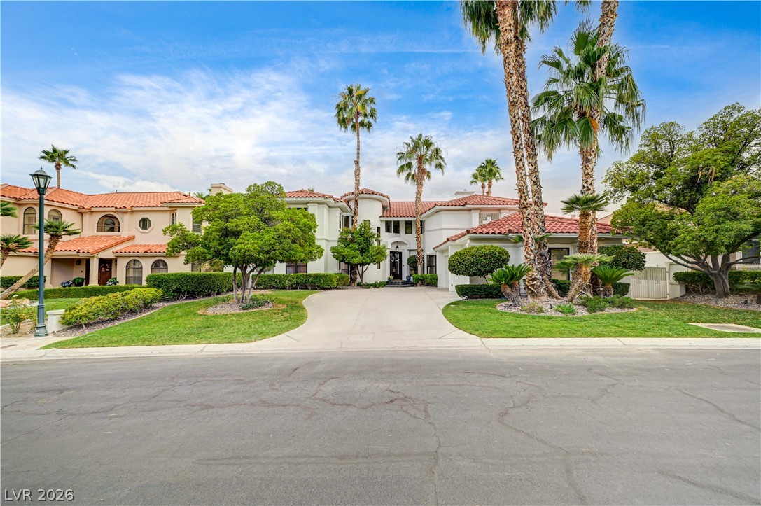 8901 Robinson Ridge Drive Las Vegas, NV 89117 - Photo 1 of 94