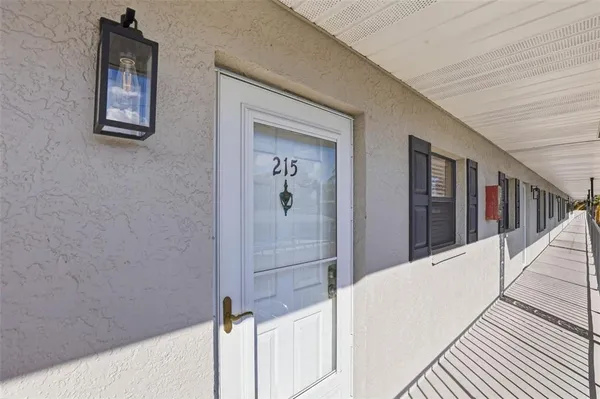 $1,750 | 101 Lake Avenue Northeast, Unit 215, Largo, FL 33771