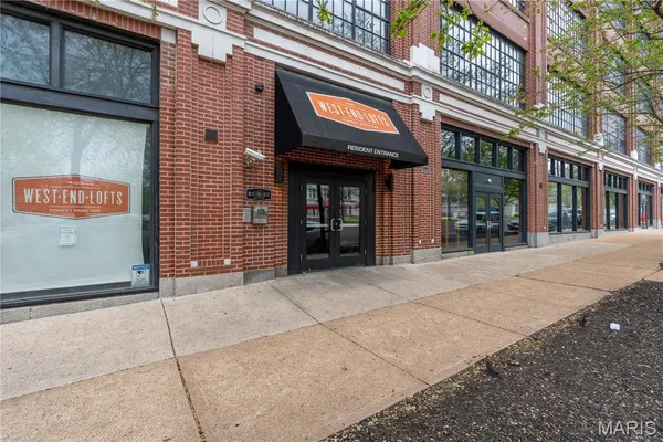 $2,250 | 4100 Forest Park Avenue, Unit 203, St. Louis, MO 63108