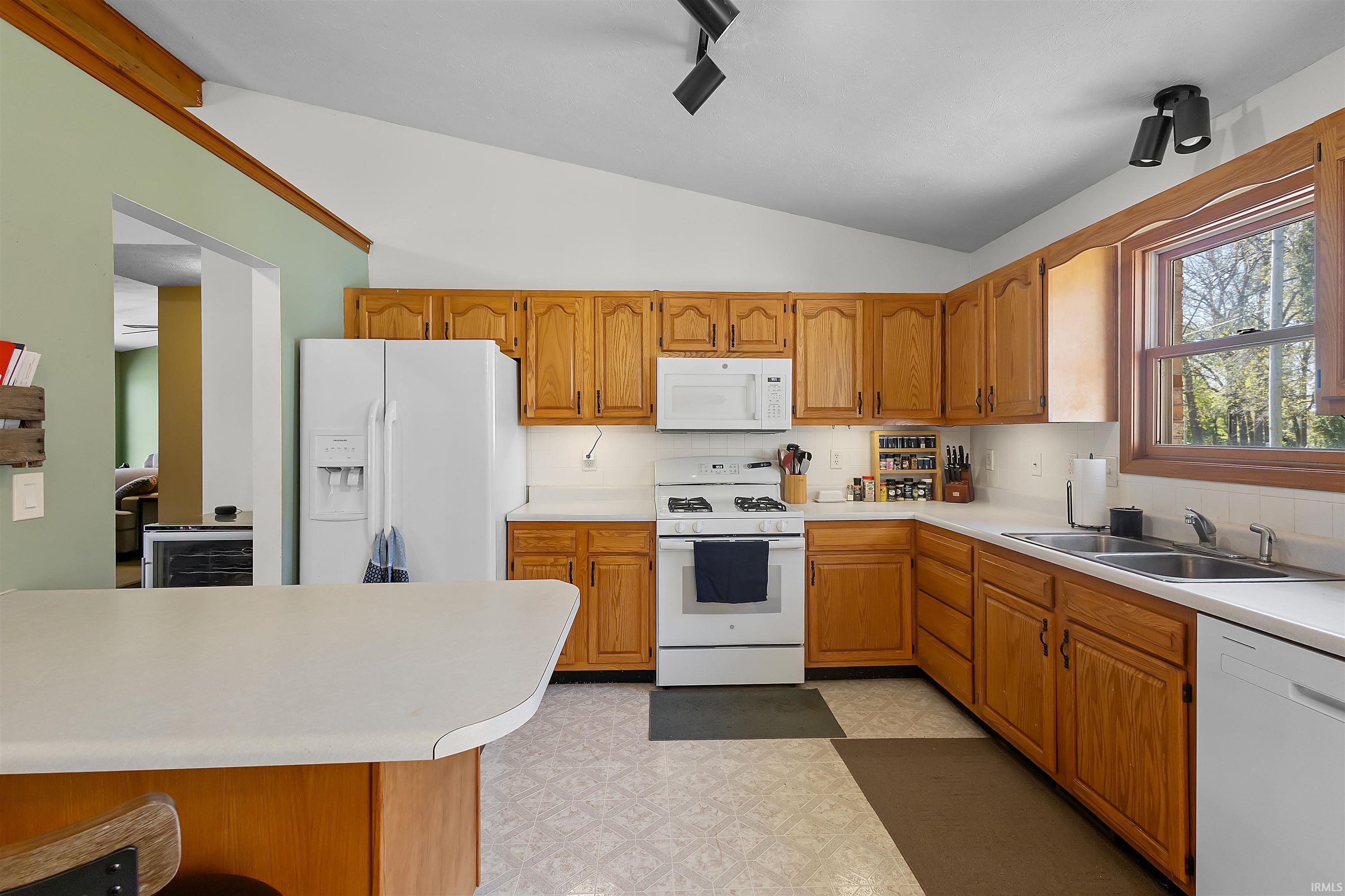 5802 East Chalmers Road Monticello, IN 47960 - Photo 16 of 36 Gallery Image 16
