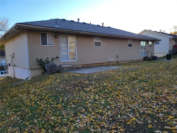 $350,000 | 224-226 Northwest 62nd Terrace, Gladstone, MO 64118