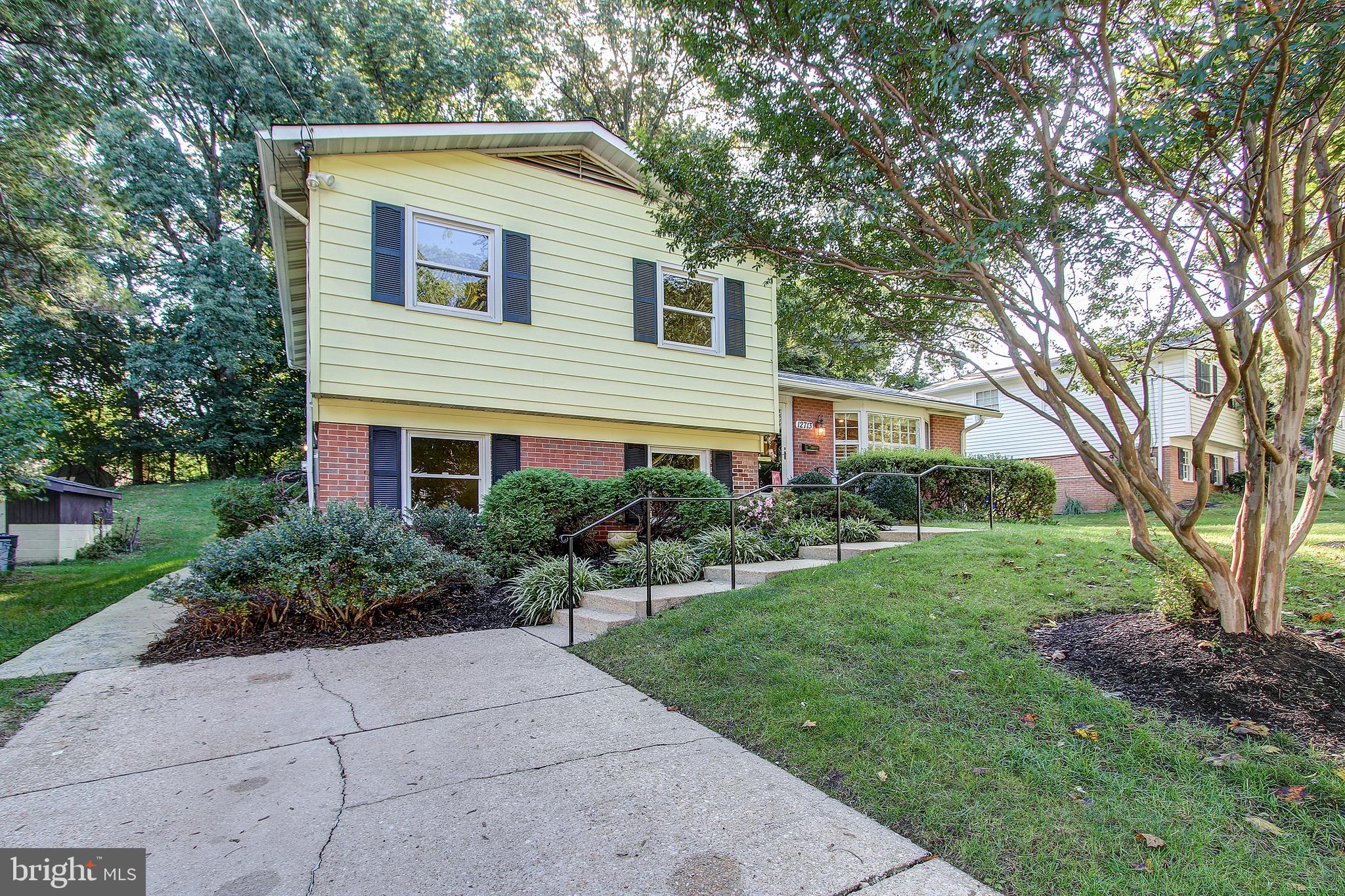 Special Stoneybrook Estates Split Level Home!
